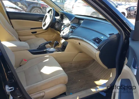 2011 Honda Accord 2.4 Lx z USA, uszkodzony, nr VIN 1HGCP2F31BA065332